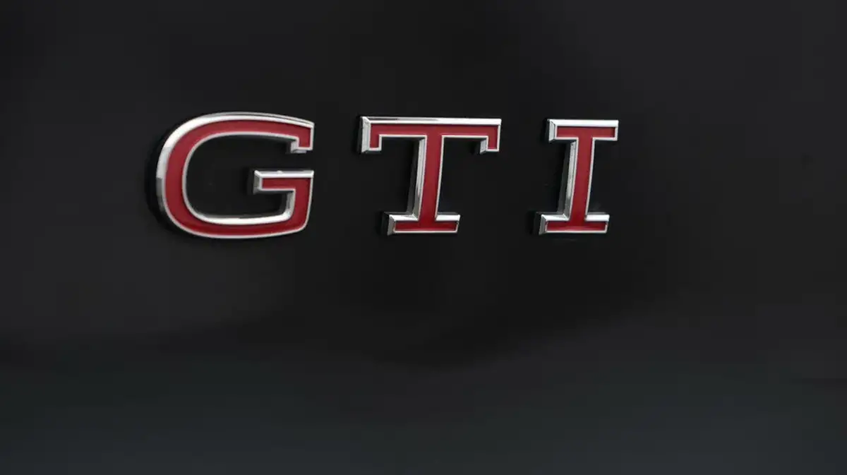 2022-volkswagen-golf-20-tsi-gti-dsg-big-22