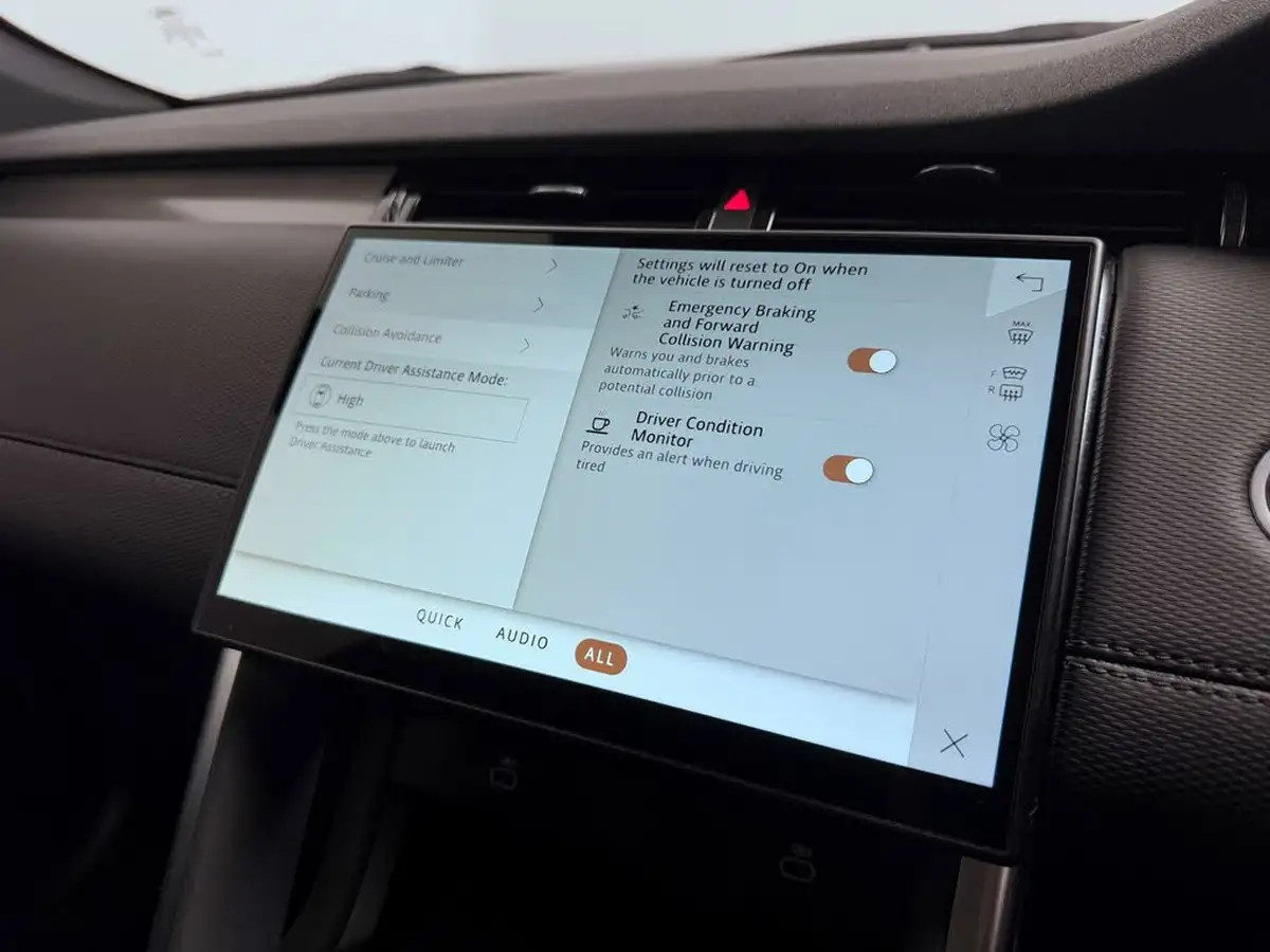 2024-land-rover-discovery-sport-15-p300e-dynamic-se-big-56