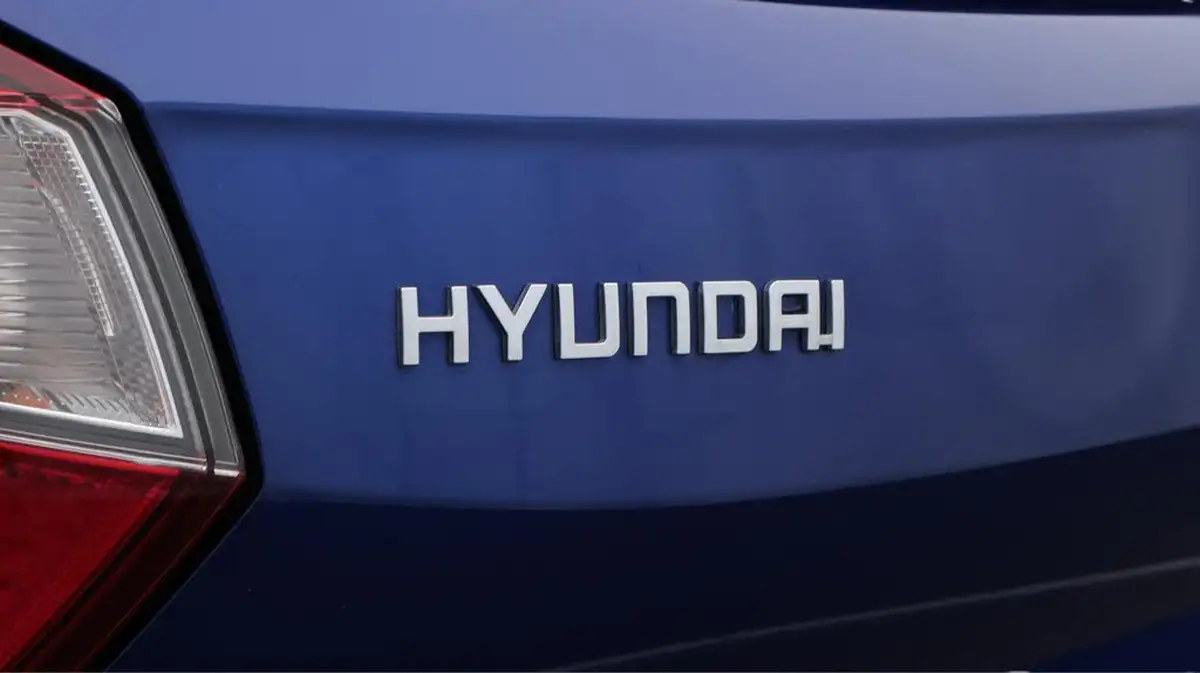 2022-hyundai-i10-10-se-connect-auto-big-20