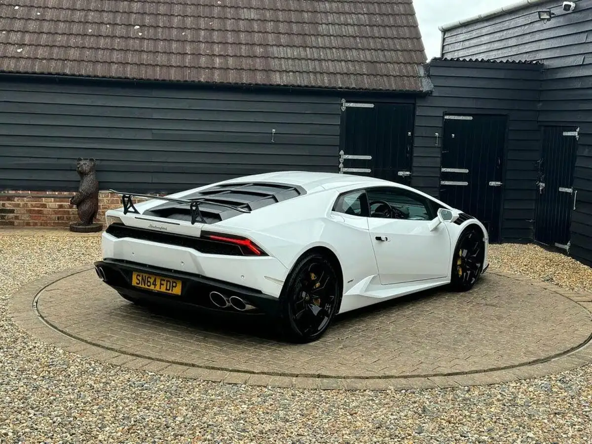 2014-lamborghini-huracan-lp-610-4-big-3
