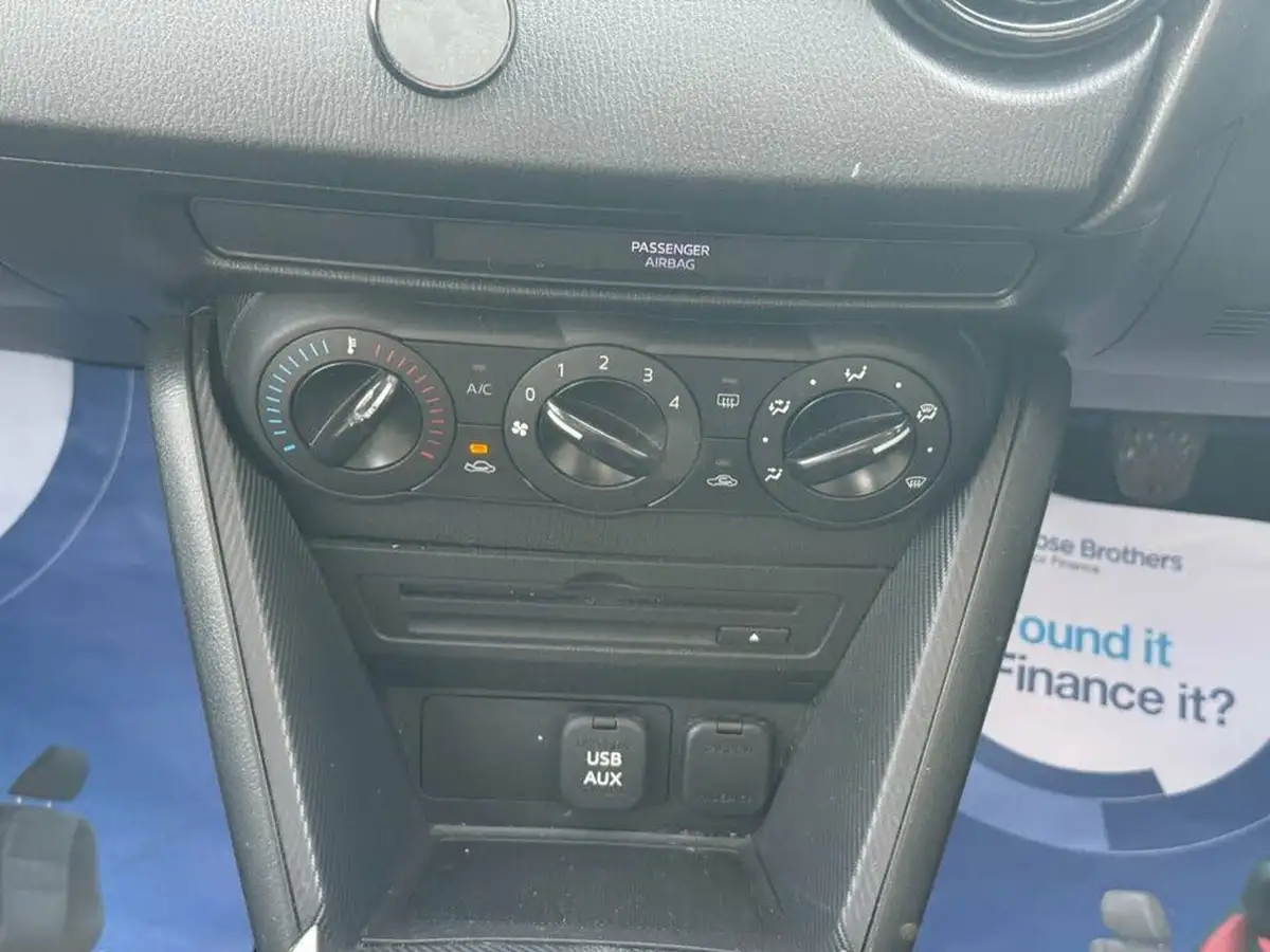 2017-mazda-mazda2-15-se-big-16