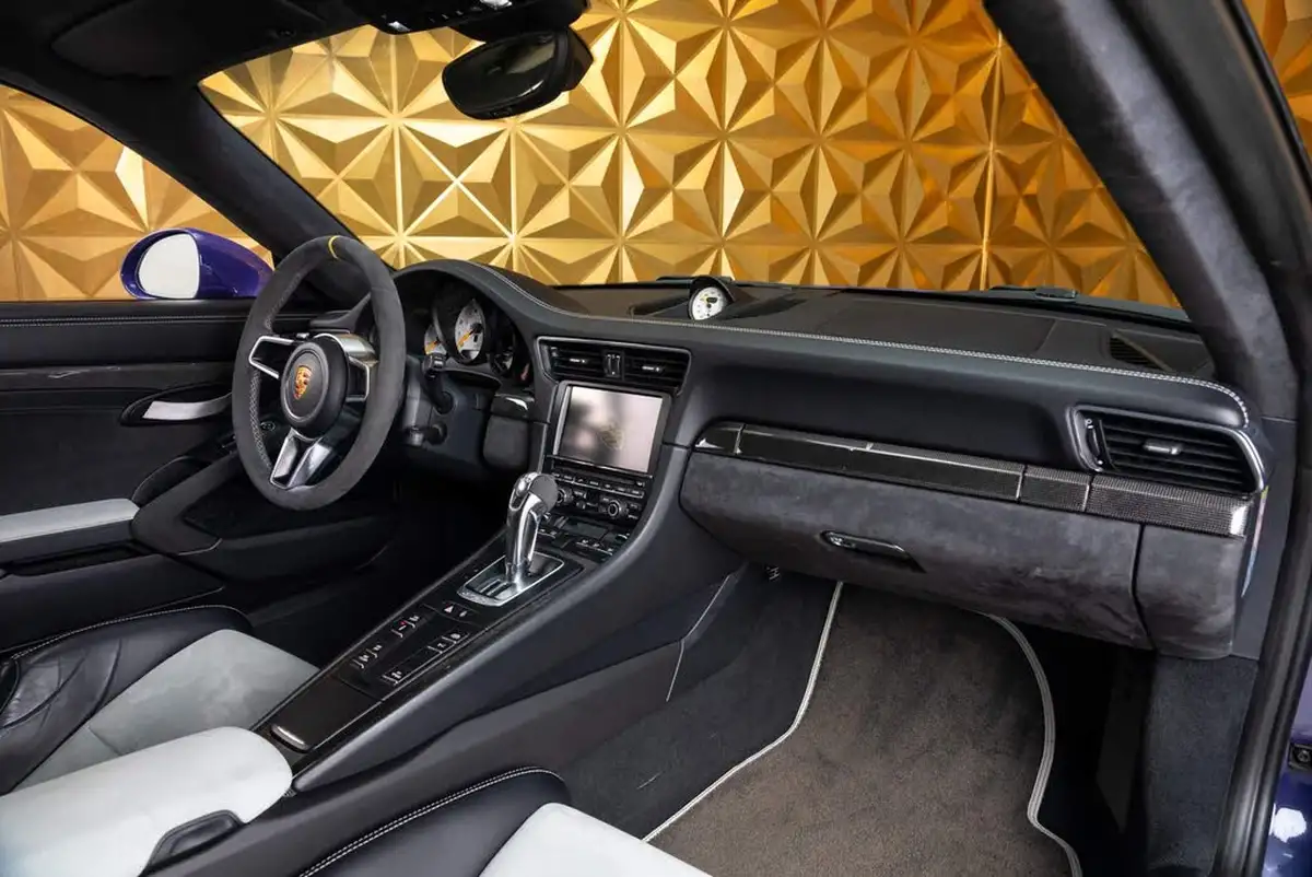 2016-porsche-911-big-13