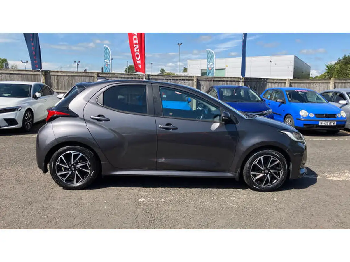 2022-toyota-yaris-15-vvt-i-design-big-35