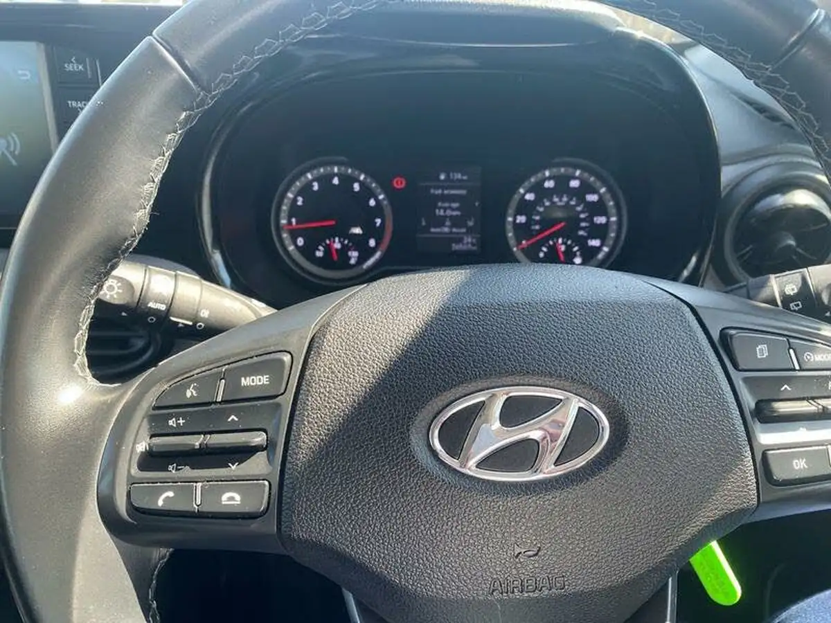 2022-hyundai-i10-12-se-connect-big-12