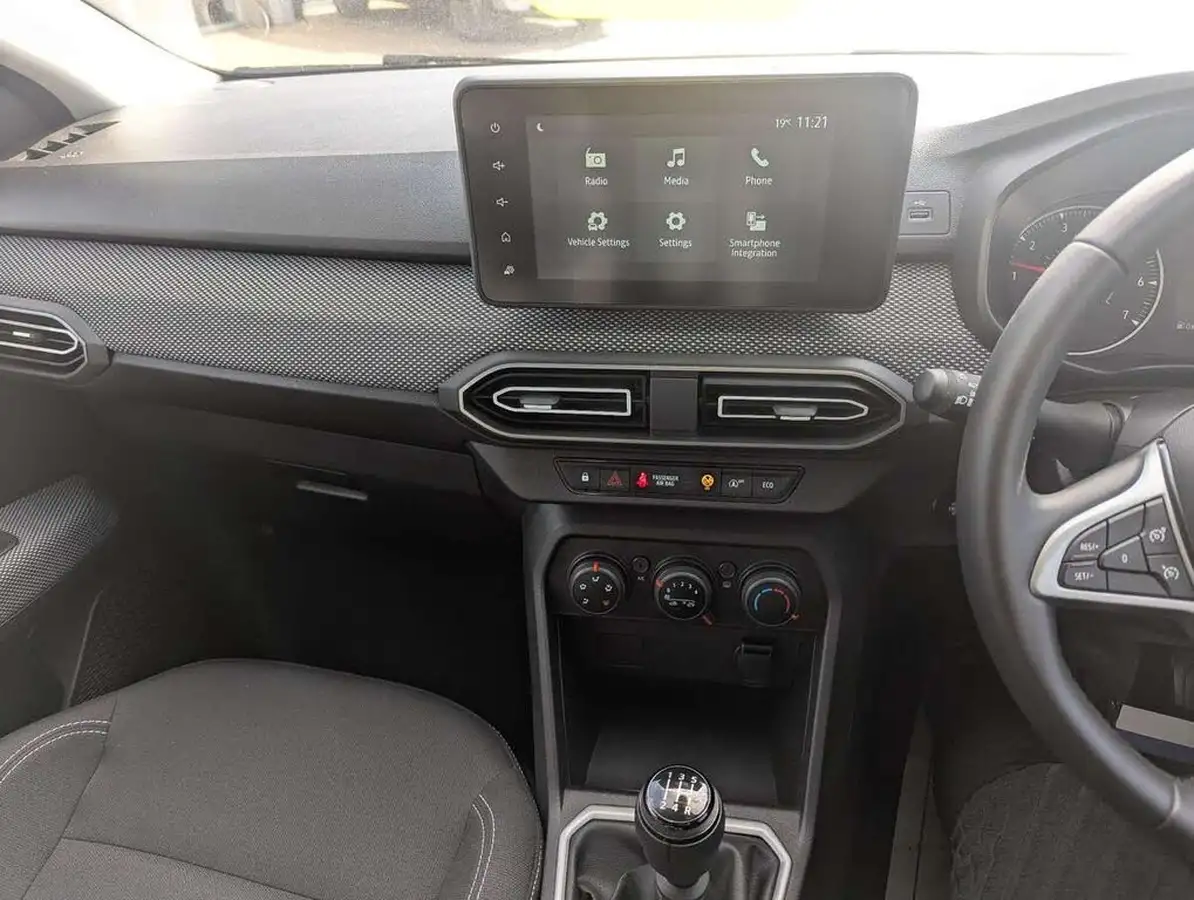 2023-dacia-sandero-10-tce-expression-100bhp-bi-fuel-big-9