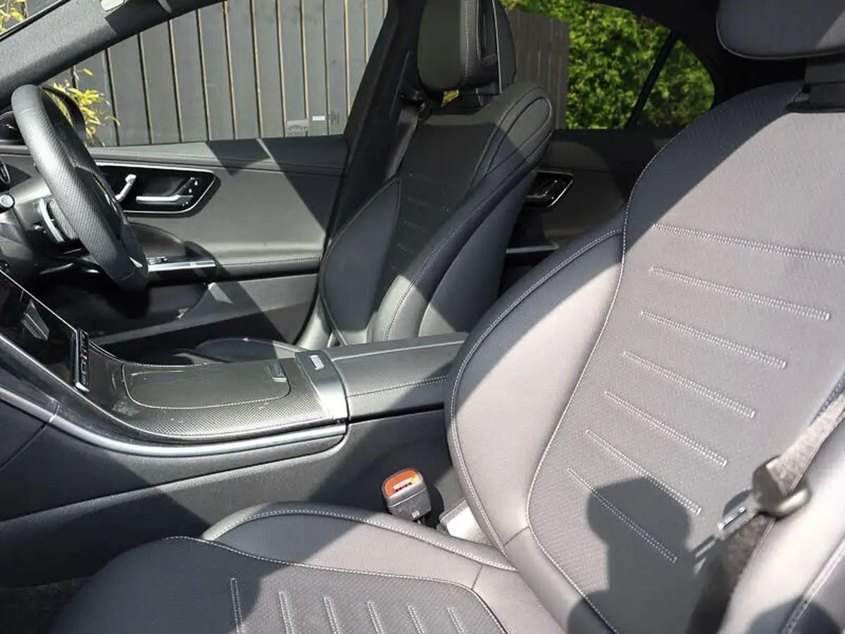 2024-mercedes-benz-c-class-20-c300-amg-line-premium-plus-259ps-saloon-4d-1999cc-big-12