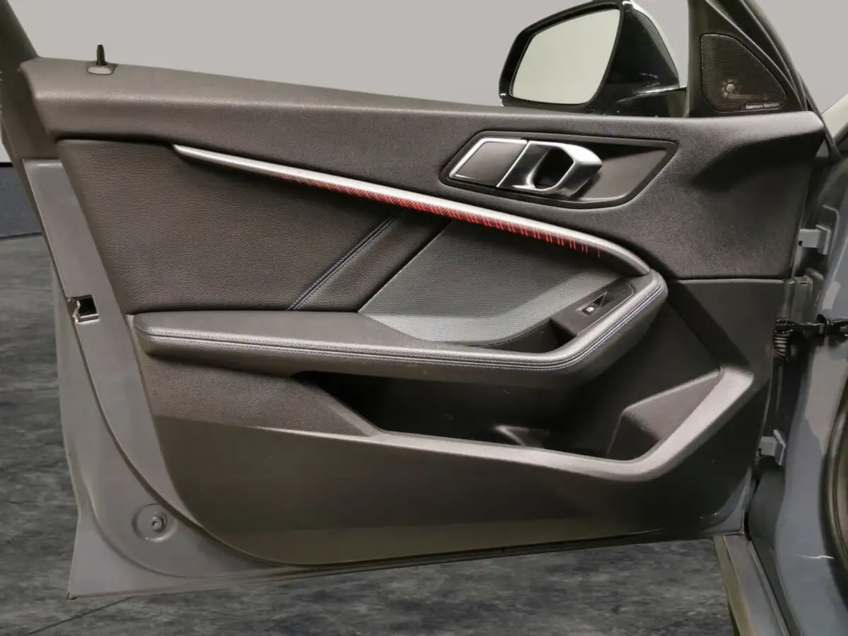 2021-bmw-1-series-20-m135i-xdrive-big-35