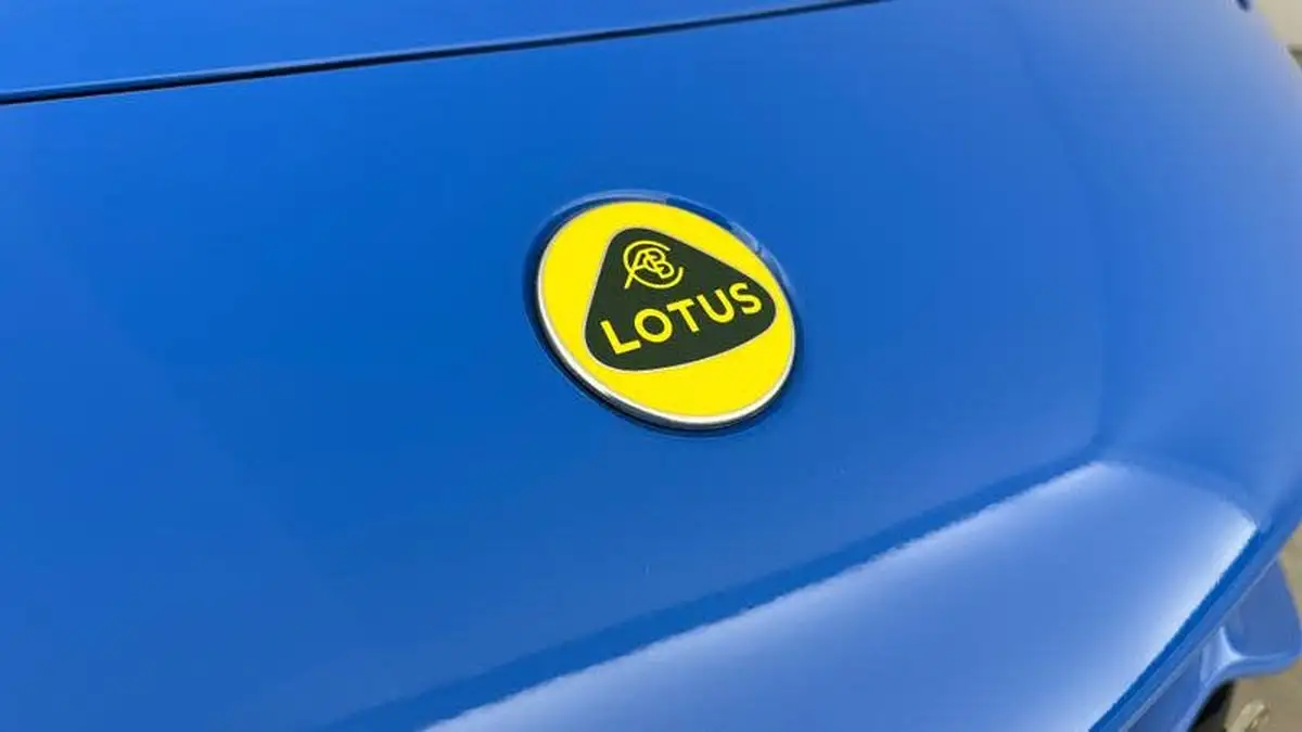 2023-lotus-emira-35-first-edition-v6-big-15
