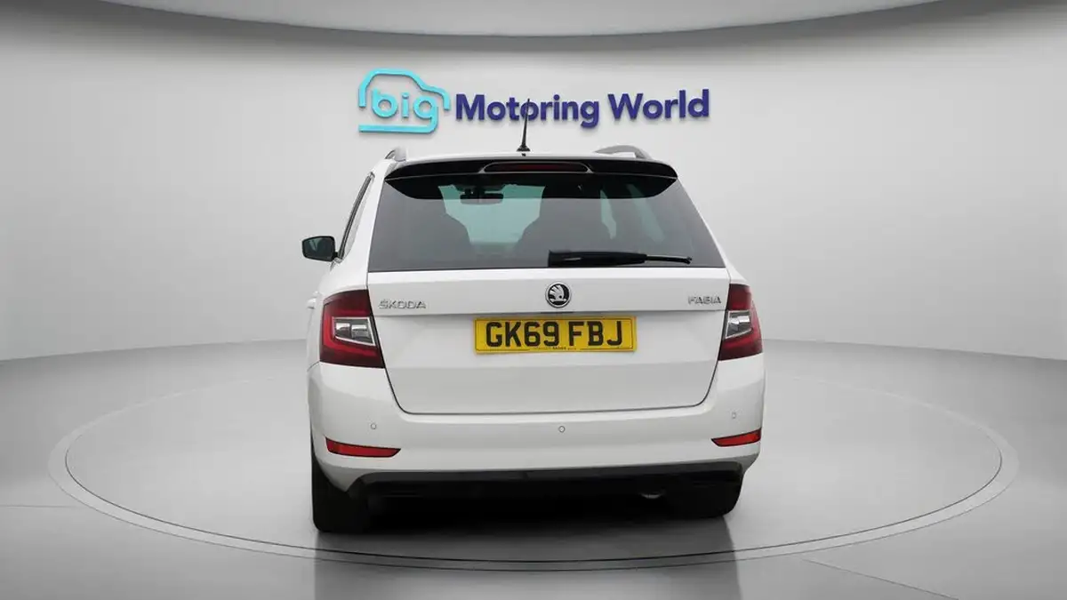 2019-skoda-fabia-10-tsi-monte-carlo-95ps-estate-big-6