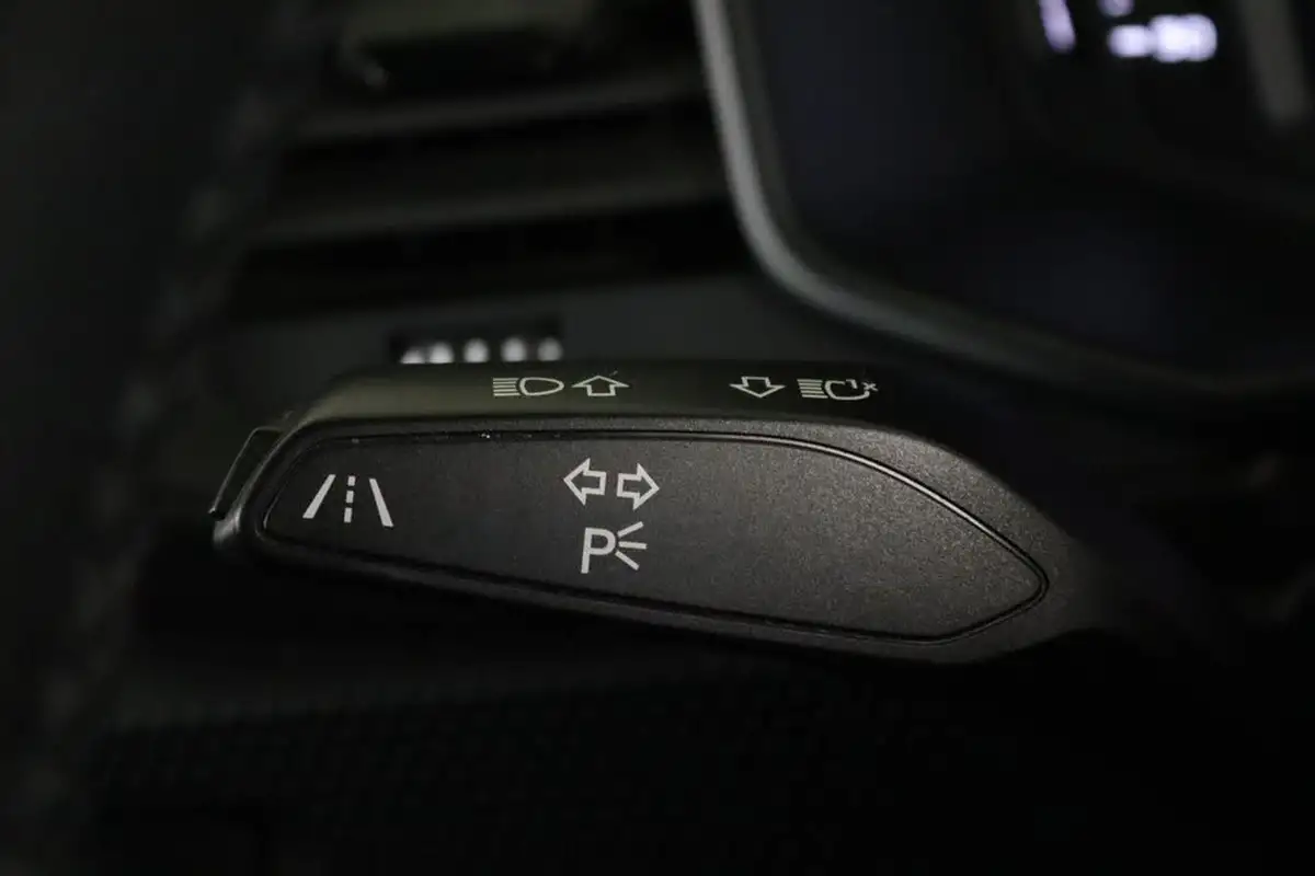2020-audi-a1-10-25-tfsi-technik-big-20