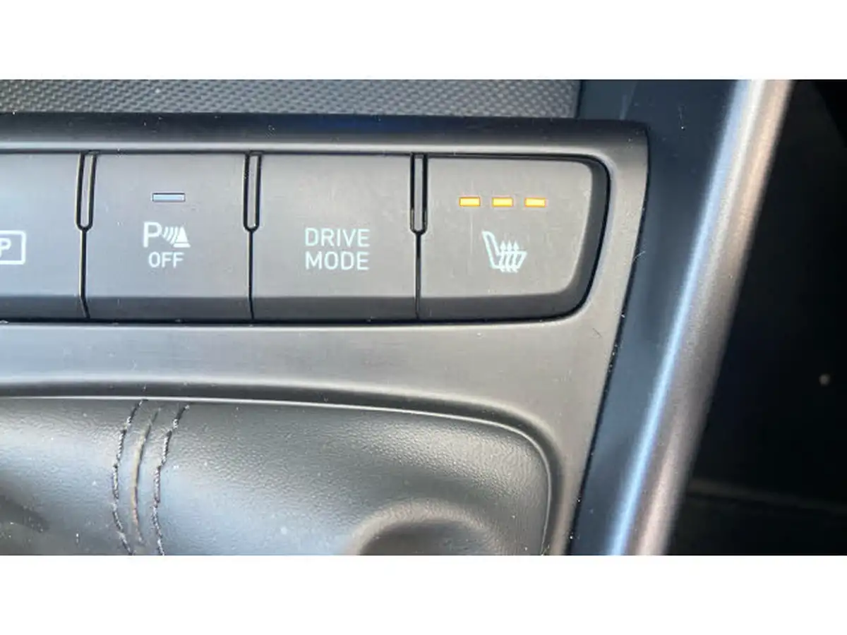 2022-hyundai-i20-10-t-gdi-premium-eclutch-imt-big-29