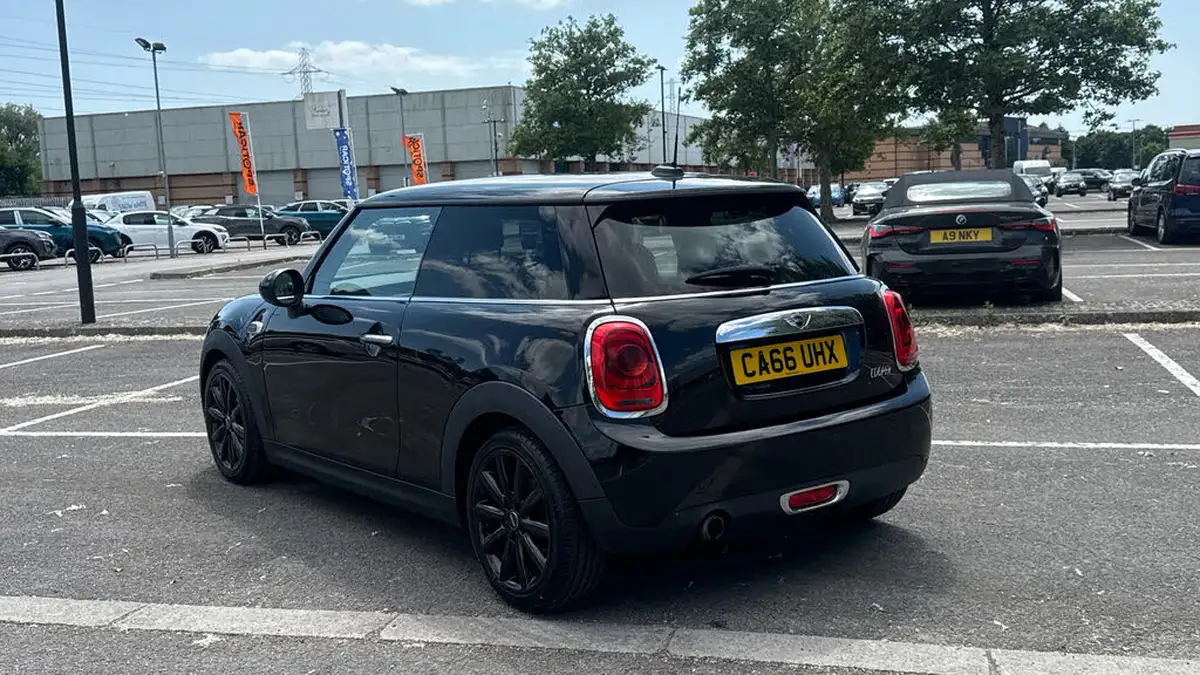 2016-mini-cooper-15-cooper-ss-hatchback-3d-big-4