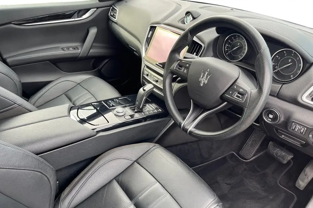 2022-maserati-ghibli-20-gt-1995cc-big-7