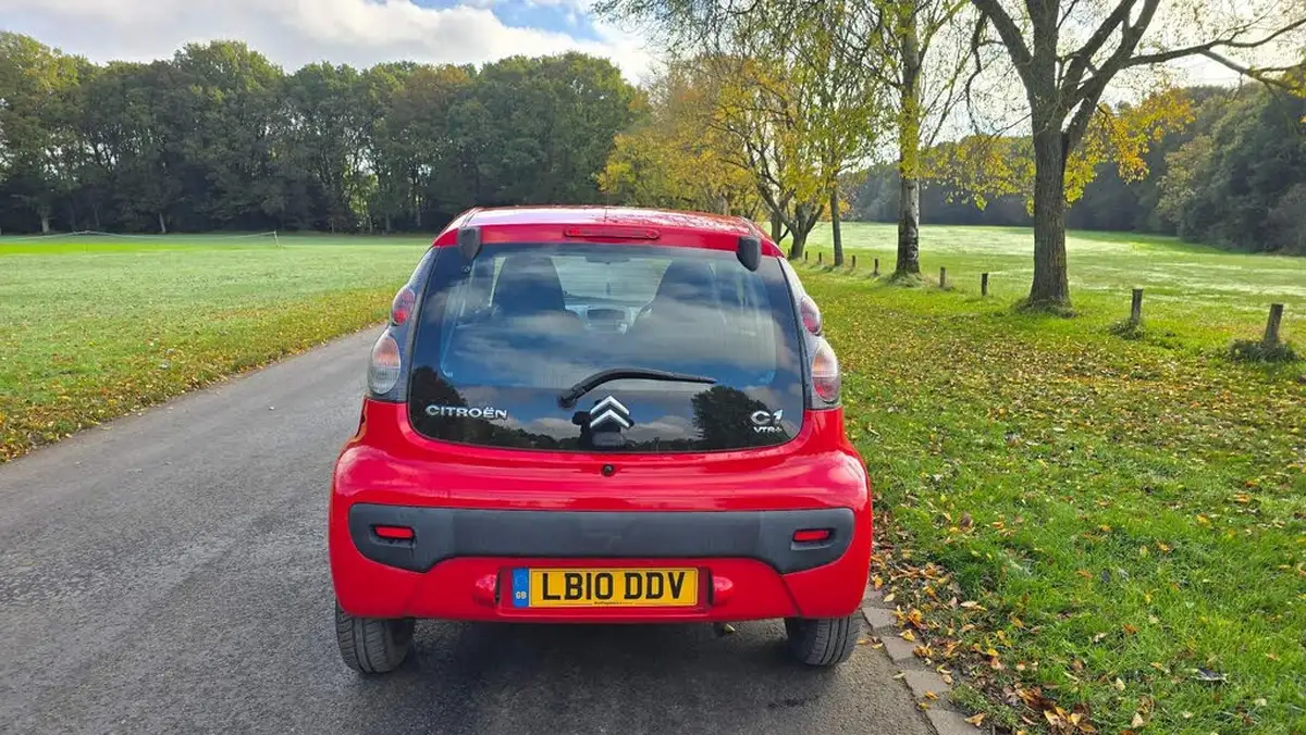 2010-citroen-c1-10-vtr-5d-big-9