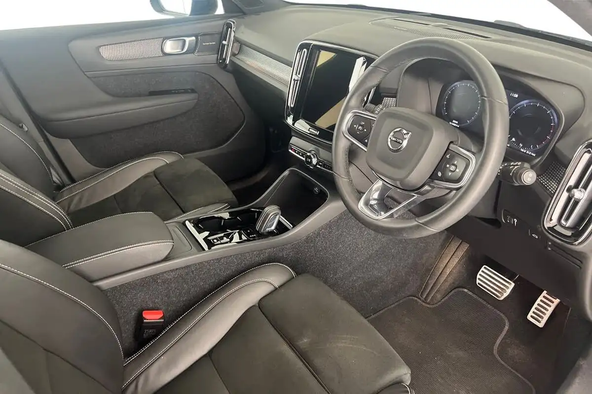 2022-volvo-xc40-15-t3-r-design-auto-big-9