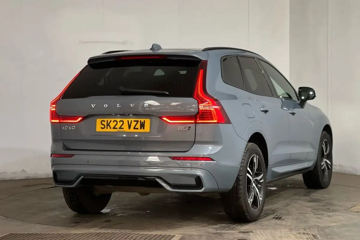 2022-volvo-xc60-20-b5-r-design-awd-big-22