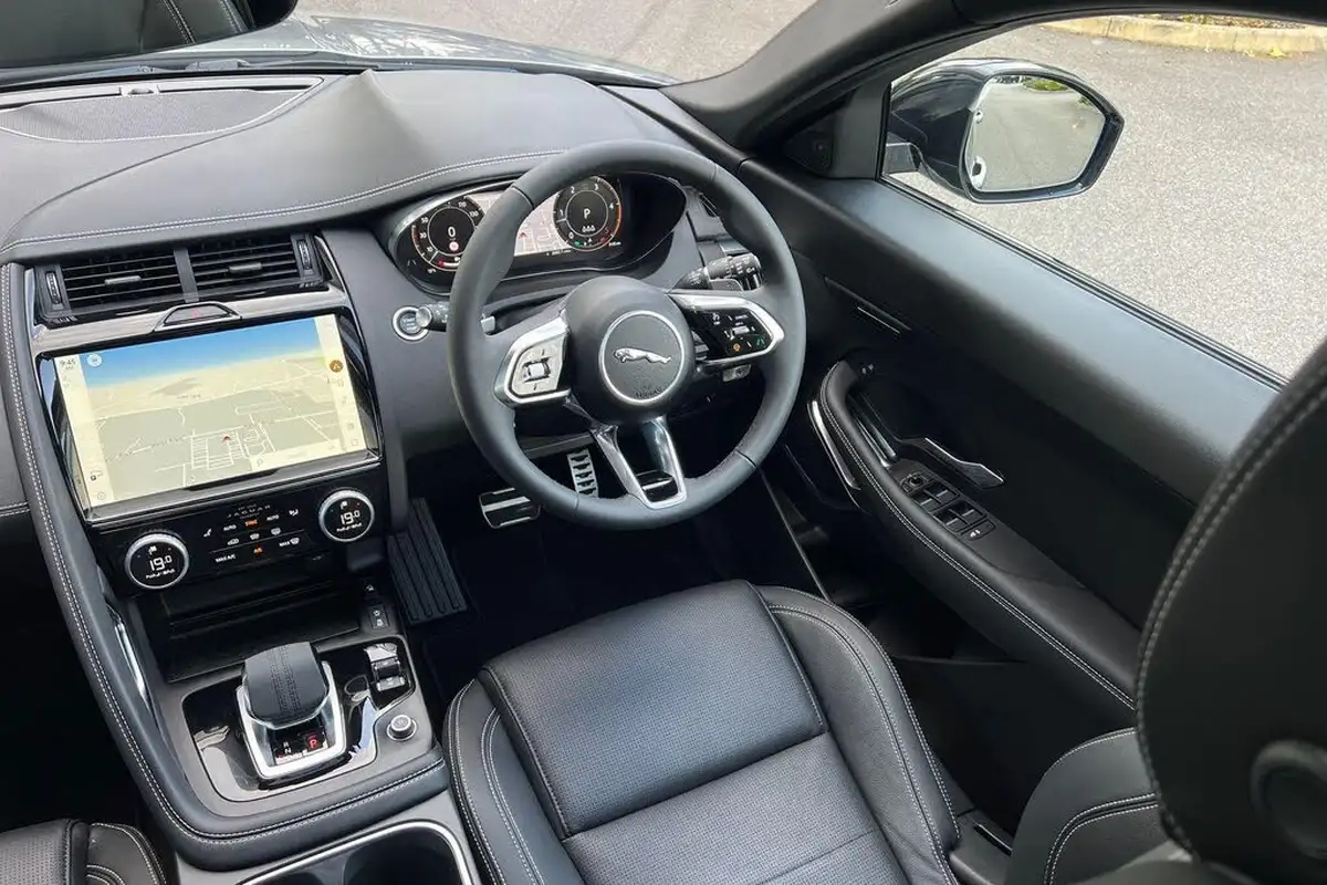 2024-jaguar-e-pace-20-d200-r-dynamic-se-black-big-24