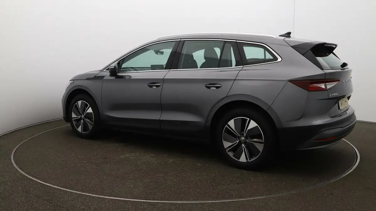 2022-skoda-enyaq-e-60-big-36