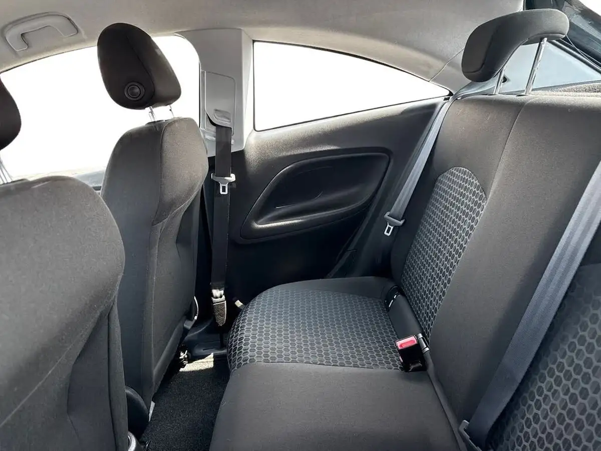 2015-vauxhall-corsa-12-excite-ac-3d-big-10