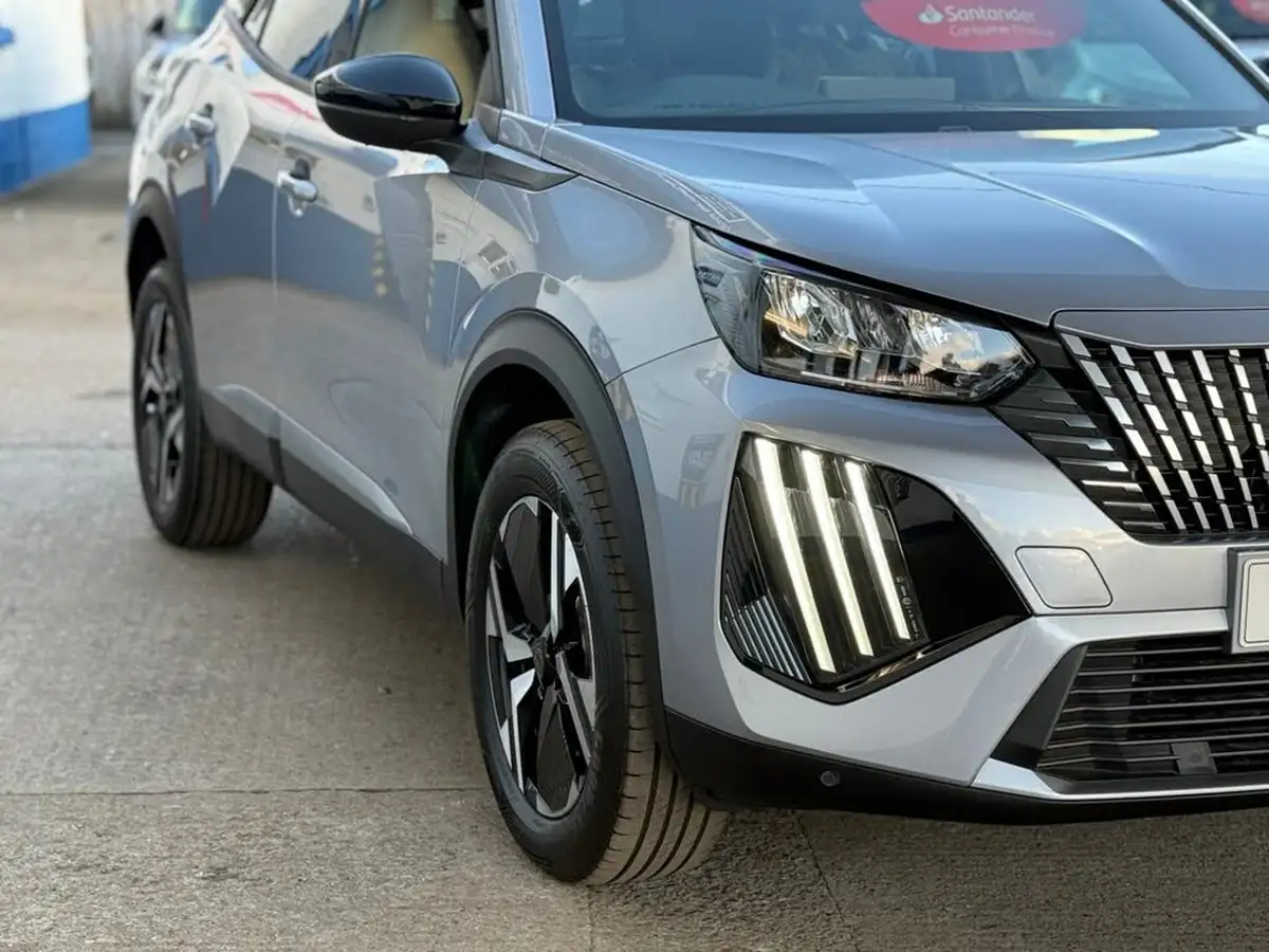 2025-peugeot-2008-suv-12-puretech-allure-130ps-eat8-big-11