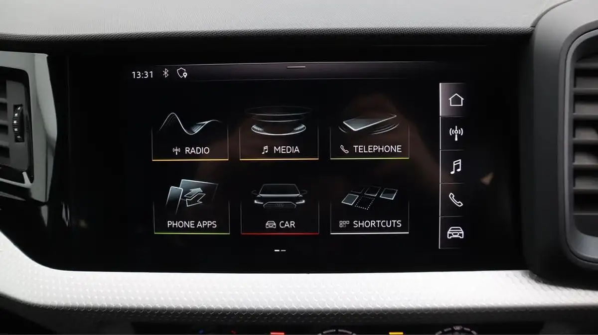 2019-audi-a1-10-25-tfsi-s-line-big-11
