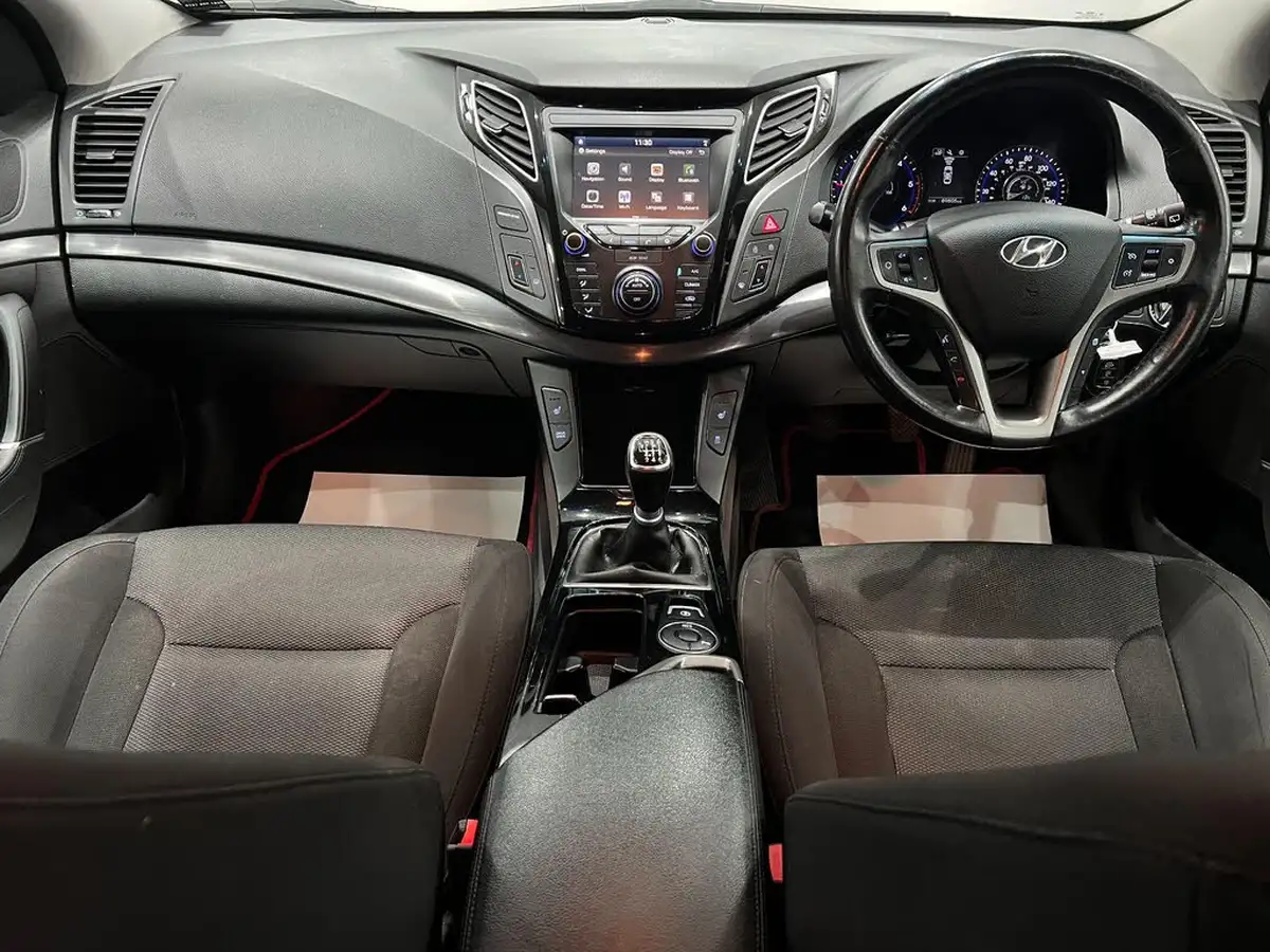 2017-hyundai-i40-17crdi-se-nav-141ps-tourer-5d-big-44