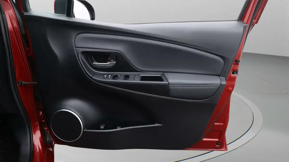 2018-toyota-yaris-15-vvt-i-excel-hybrid-big-15