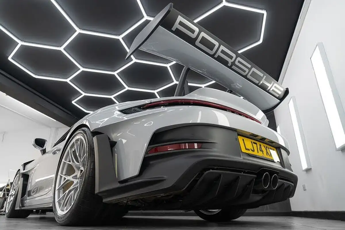 2024-porsche-911-40-gt3-rs-big-43