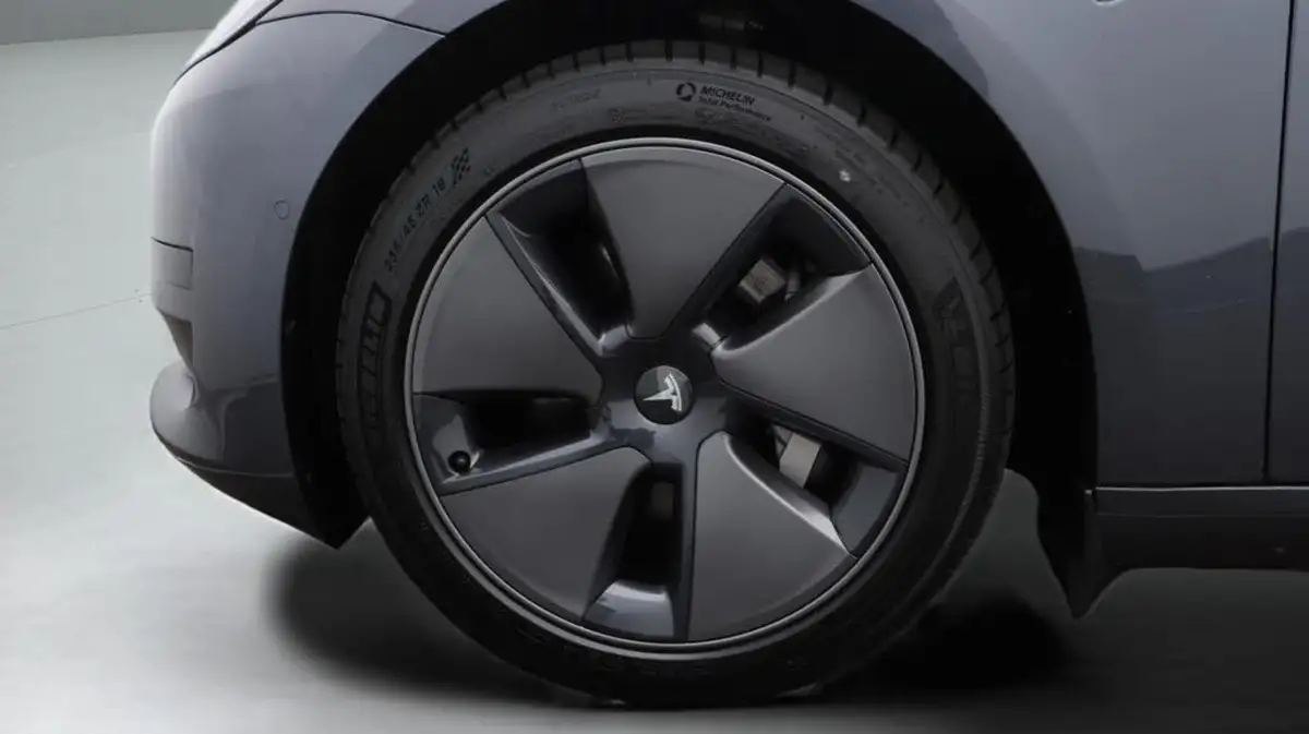 2021-tesla-model-3-e-standard-plus-big-18