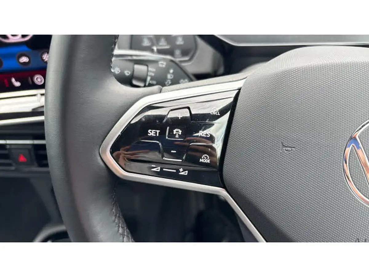 2025-volkswagen-id3-e-pro-match-59kwh-big-16