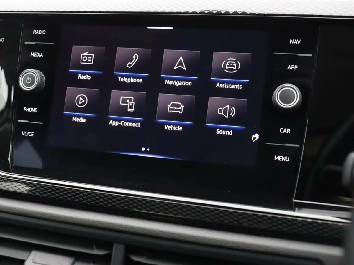 2022-volkswagen-polo-10-tsi-life-big-37