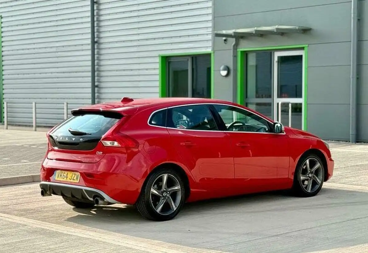 2014-volvo-v40-16td-d2-r-design-nav-big-60