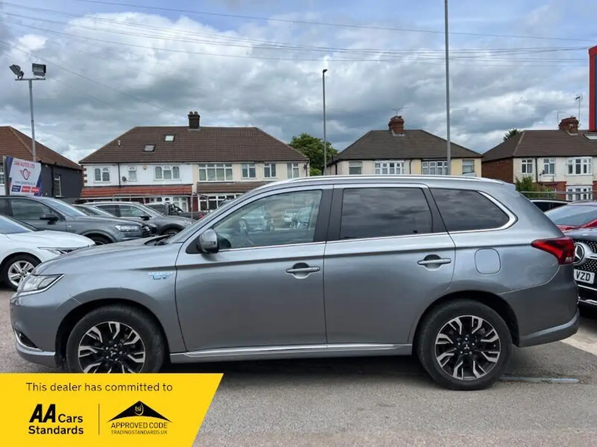 2016-mitsubishi-outlander-20-gx4hs-phev-big-6