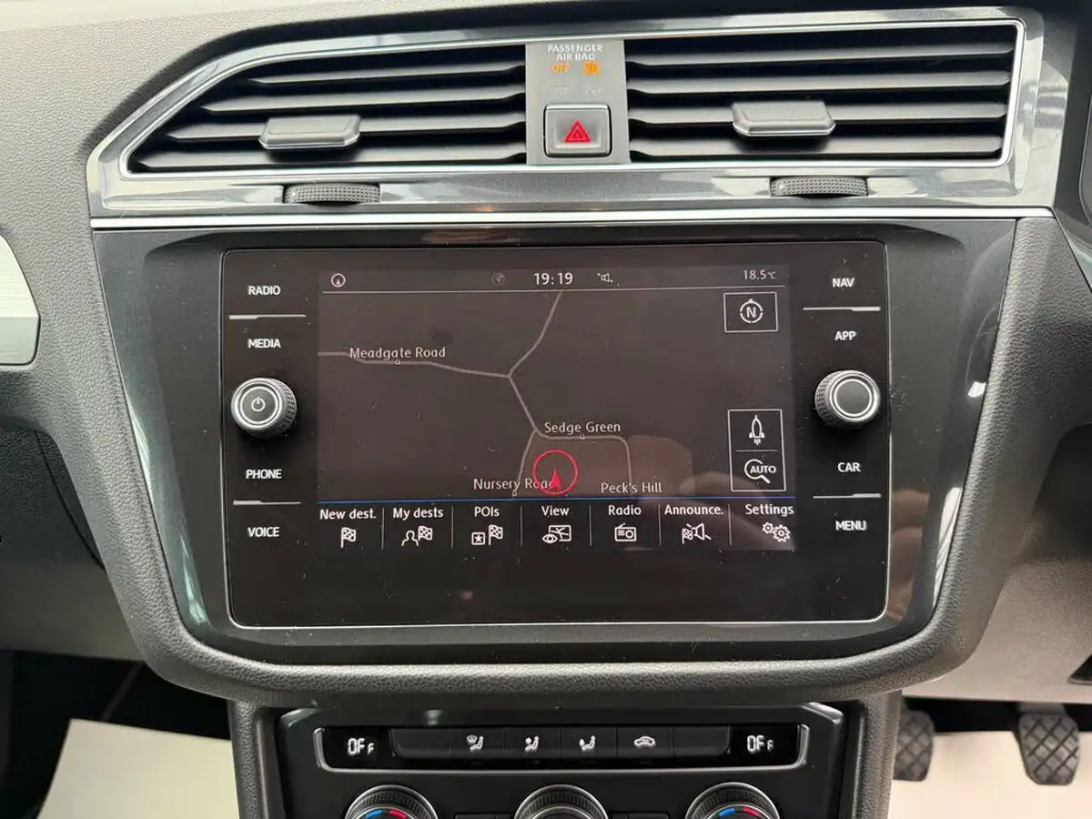 2018-volkswagen-tiguan-14-tsi-se-navigation-125ps-ss-big-30