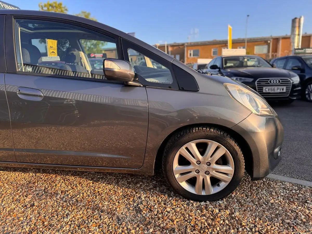 2011-honda-jazz-14-ex-big-19
