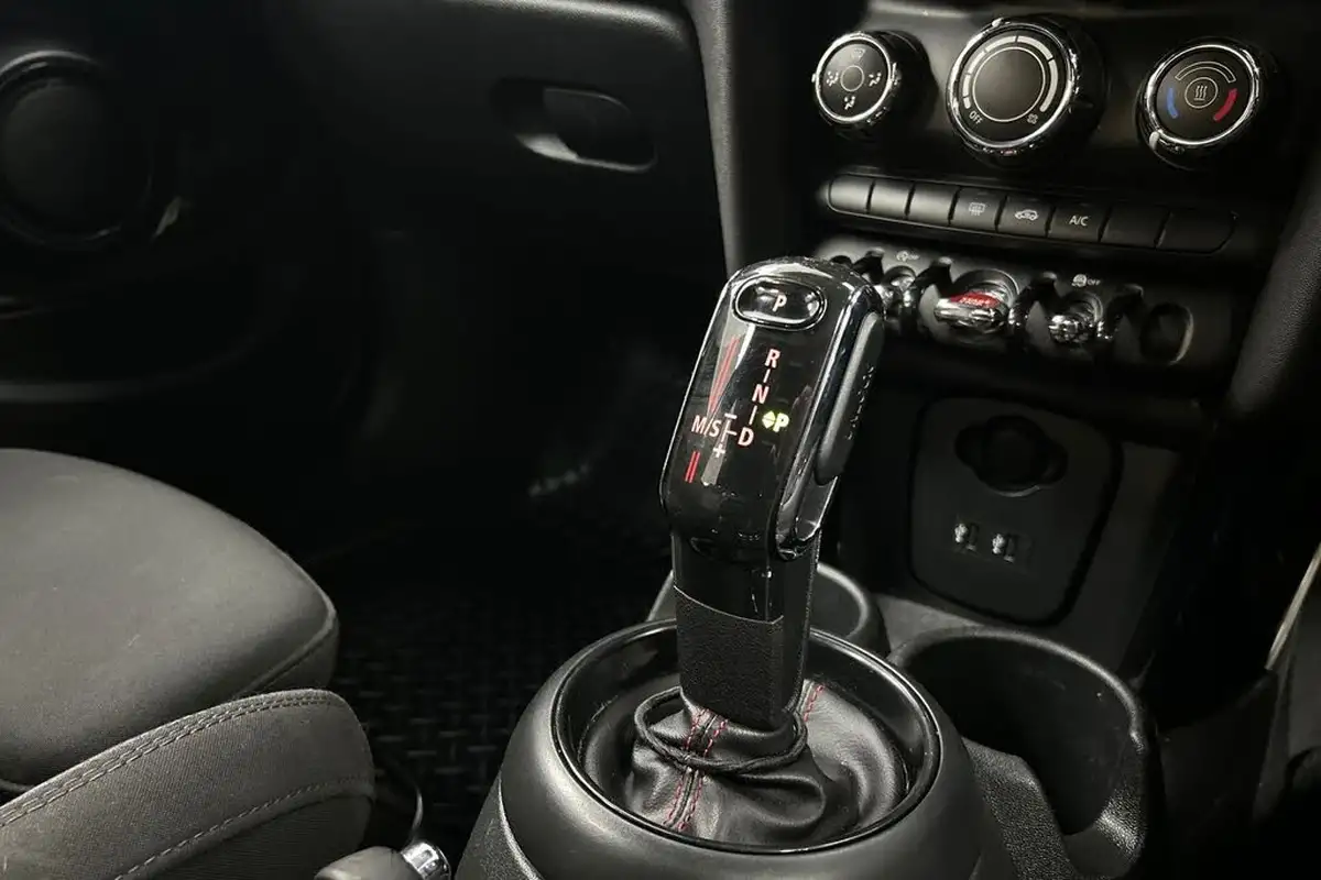 2018-mini-cooper-20-cooper-s-series-ii-ss-hatchback-5d-sport-auto-big-18