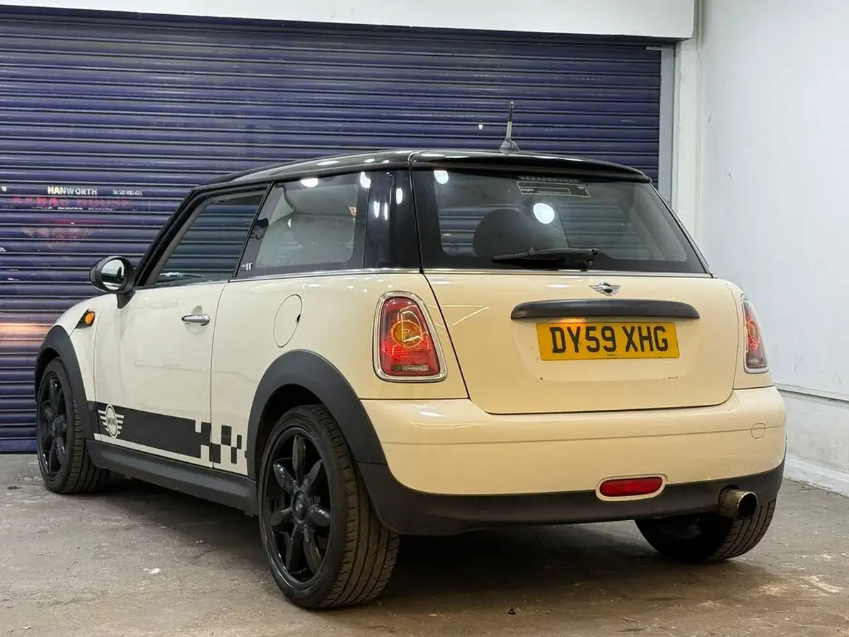 2009-mini-cooper-14-first-75bhp-big-3