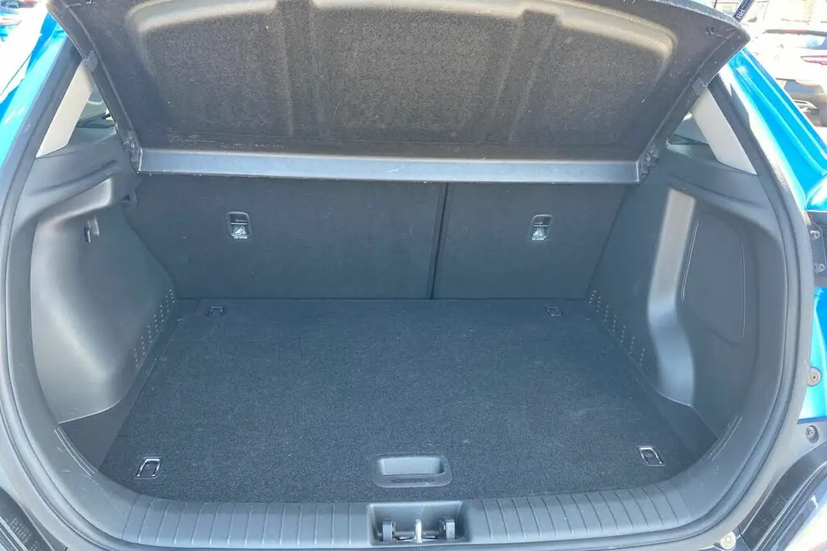2022-hyundai-kona-16-gdi-premium-big-15