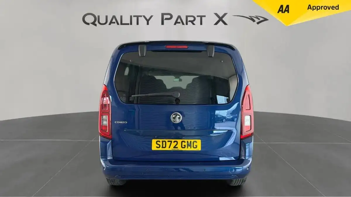 2022-vauxhall-combo-life-15-se-100ps-big-3