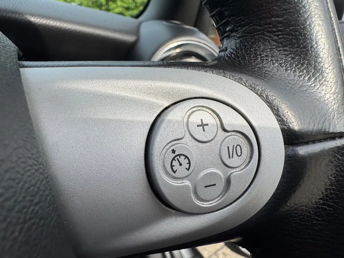 2010-mini-clubman-16-cooper-graphite-big-22