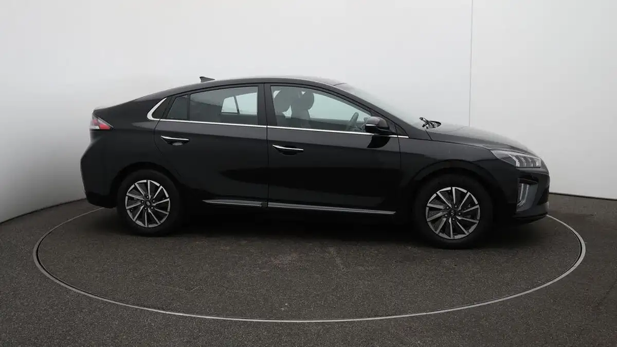 2022-hyundai-ioniq-e-premium-electric-big-42