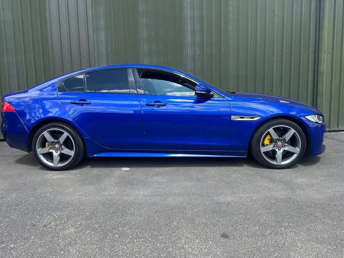 2017-jaguar-xe-20d-r-sport-180ps-1999cc-auto-big-5