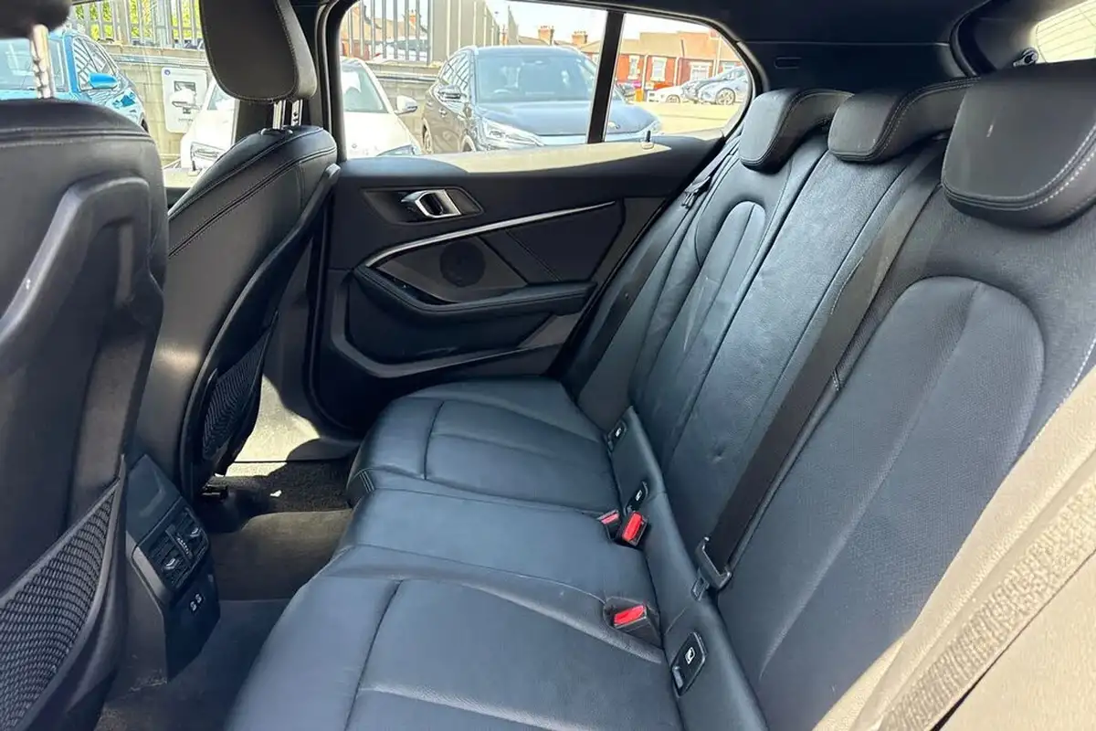 2021-bmw-1-series-15-118i-m-sport-lcp-big-25