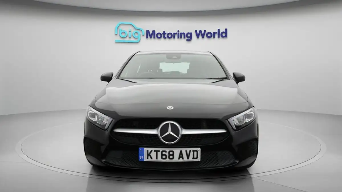 2018-mercedes-benz-a-class-15d-a180d-sport-116ps-ss-hatchback-5d-7g-dct-big-2