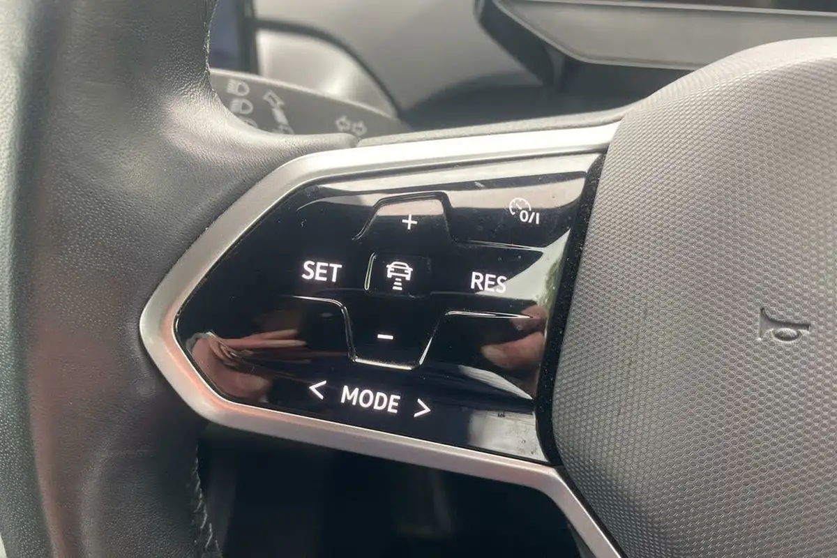 2022-volkswagen-id4-e-life-148ps-52kwh-pure-performance-big-47