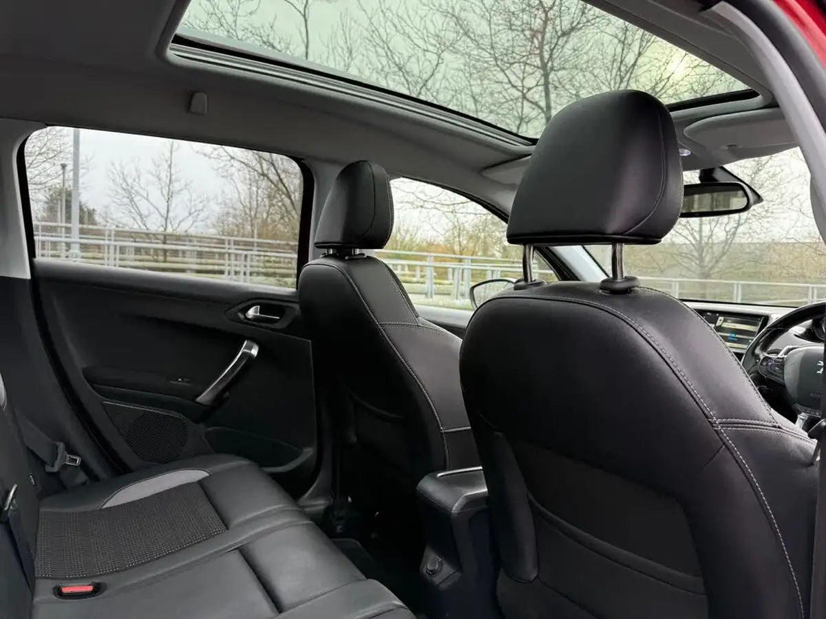 2014-peugeot-2008-crossover-12-e-vti-allure-big-34