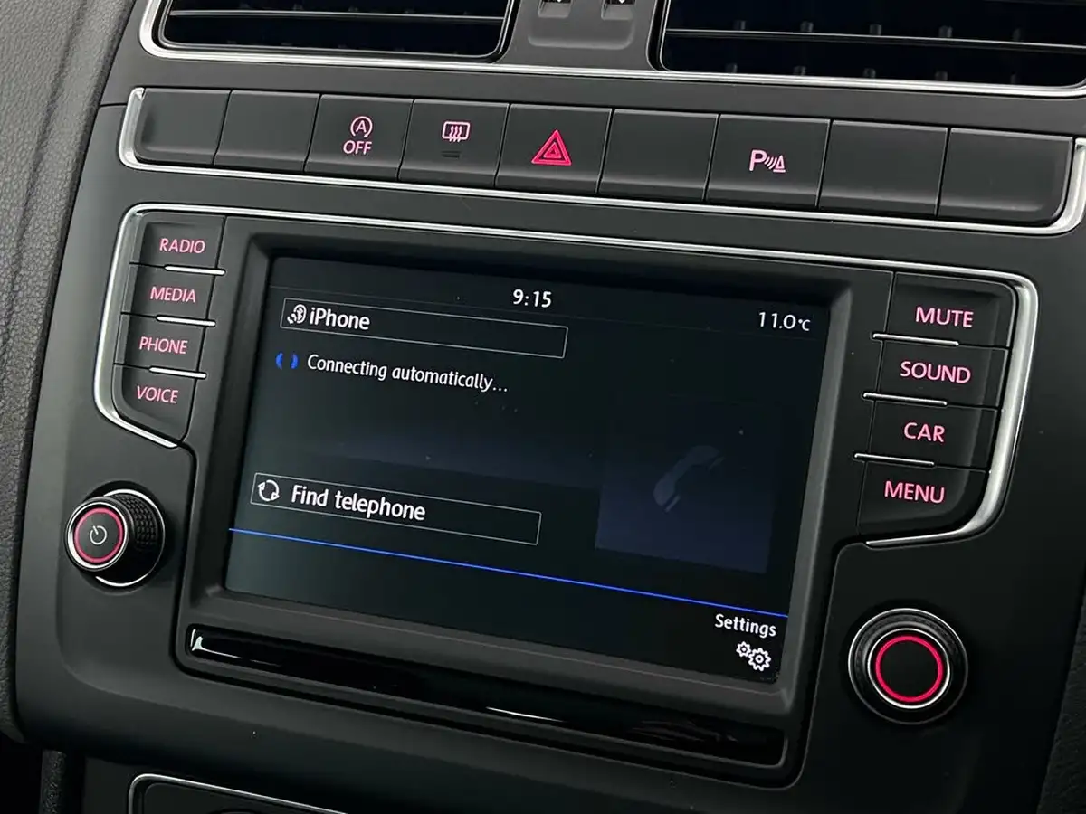 2016-volkswagen-polo-big-25