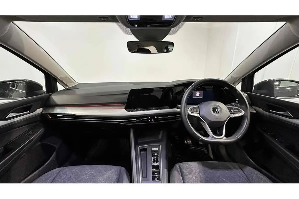 2022-volkswagen-golf-15-etsi-life-150ps-hatchback-big-1
