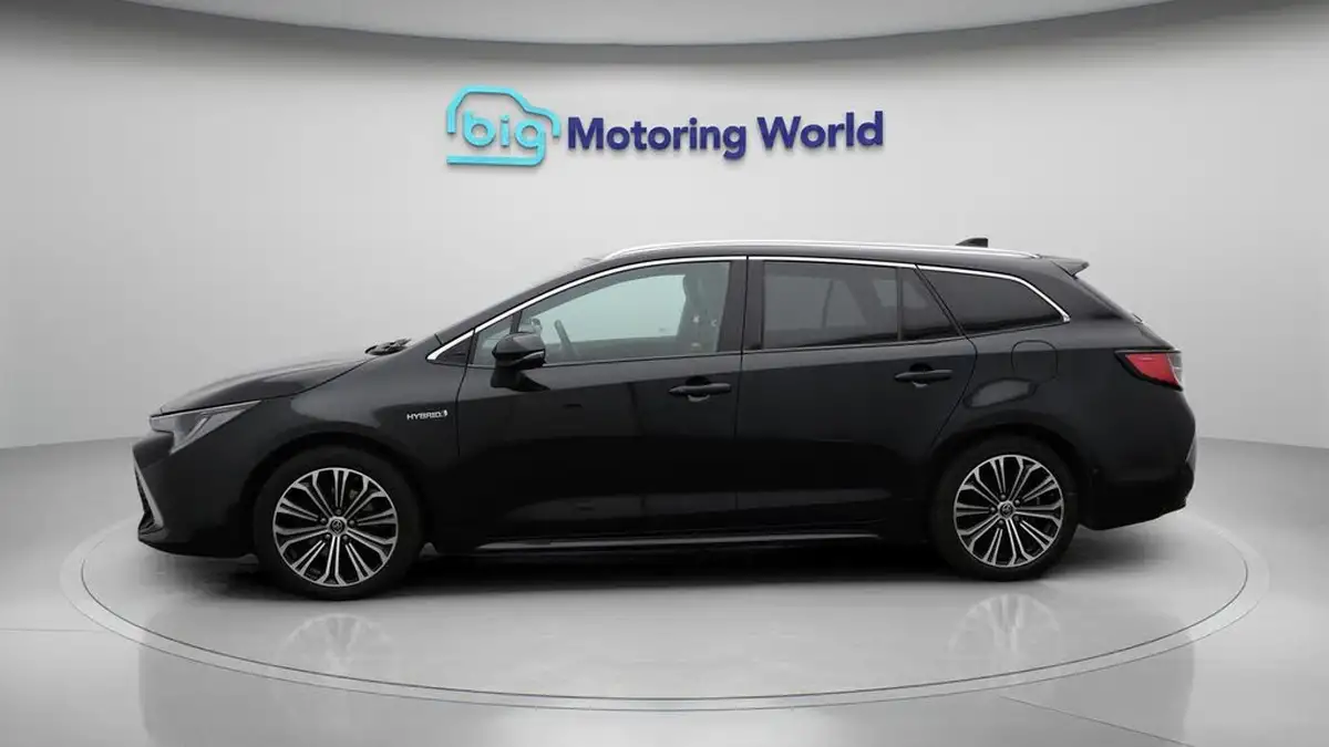 2020-toyota-corolla-20-vvt-i-excel-spare-wheel-touring-sports-big-3