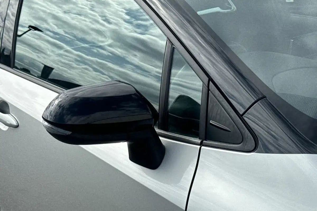 2020-toyota-corolla-20-vvt-i-excel-trk-hatchback-big-18